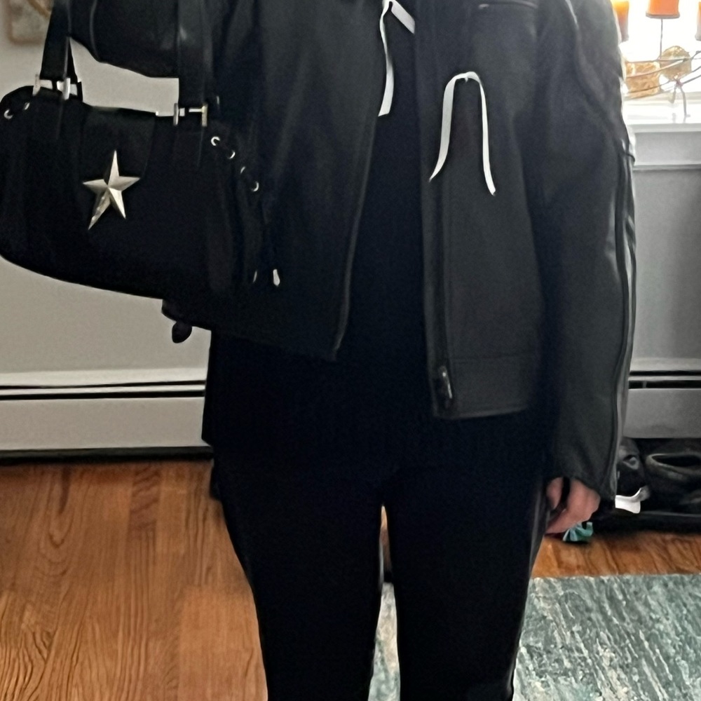 Meet your Posher, Gabrielle